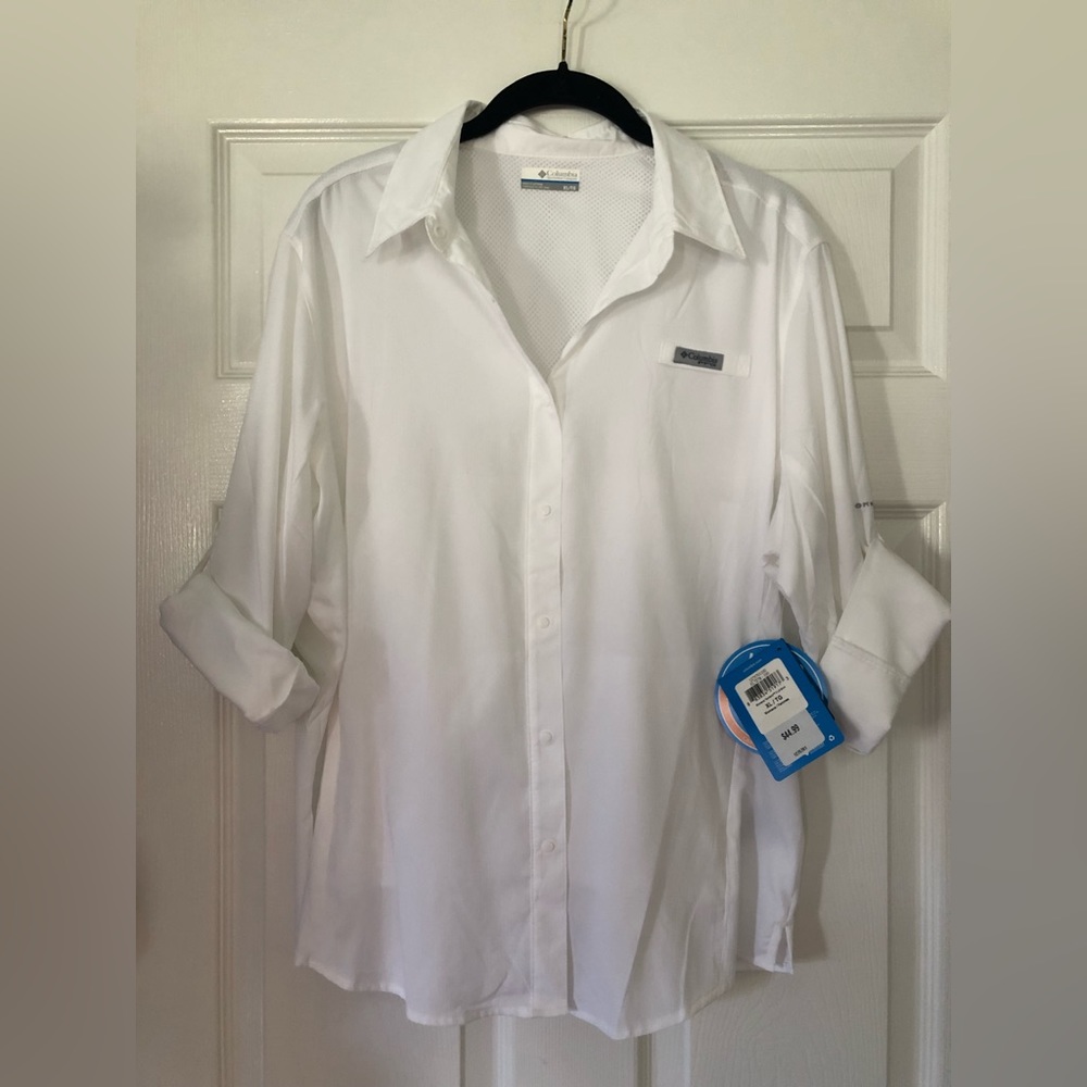 Columbia button up women’s top